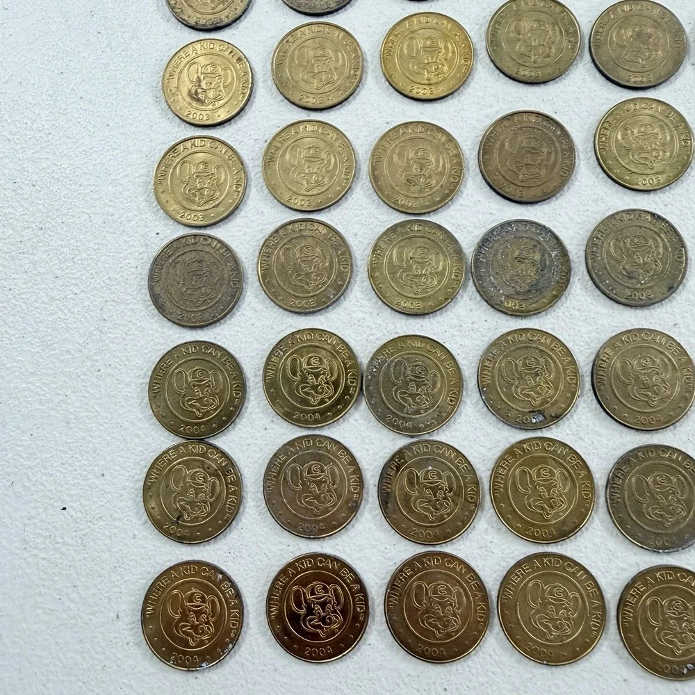 159 VINTAGE CHUCK E CHEESE TOKENS LOT 1980S-1990S‎ ARCADE TOKEN COLLECTION